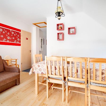Rozmaring Vendeghaz Hotell Zengővárkony Exteriör bild