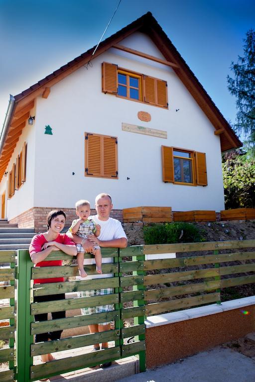Rozmaring Vendeghaz Hotell Zengővárkony Exteriör bild