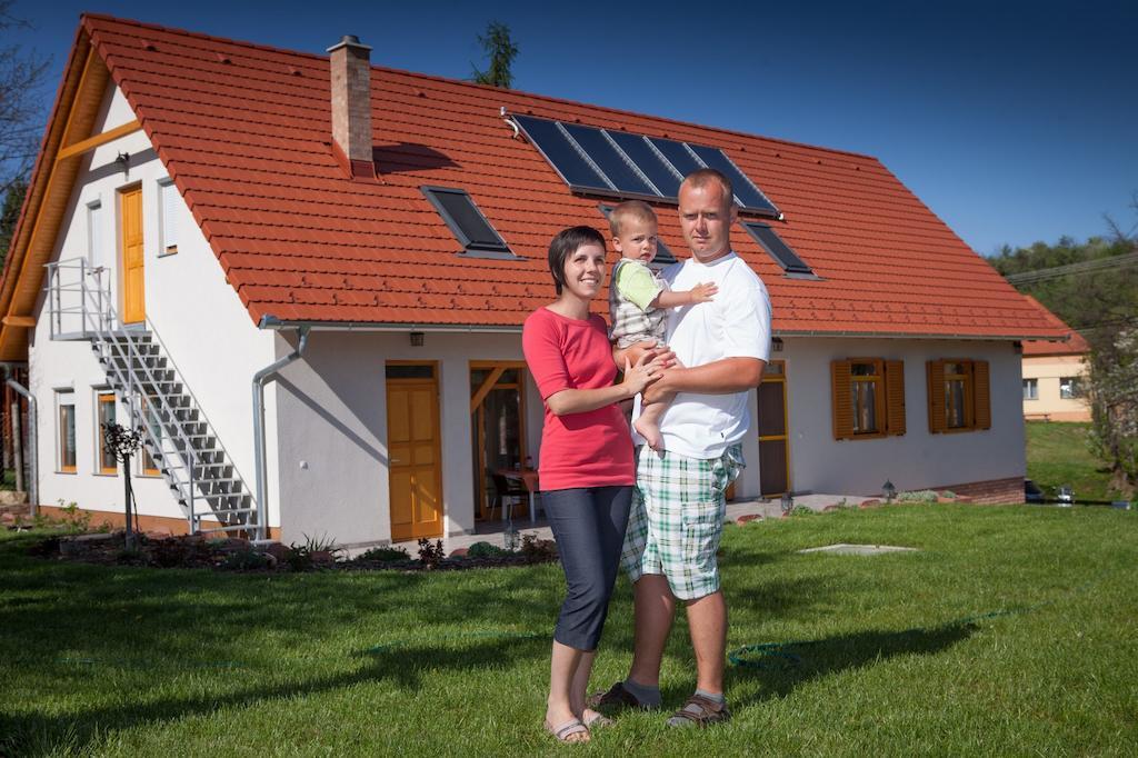 Rozmaring Vendeghaz Hotell Zengővárkony Exteriör bild
