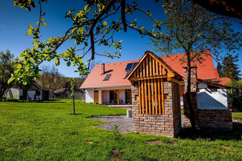 Rozmaring Vendeghaz Hotell Zengővárkony Exteriör bild
