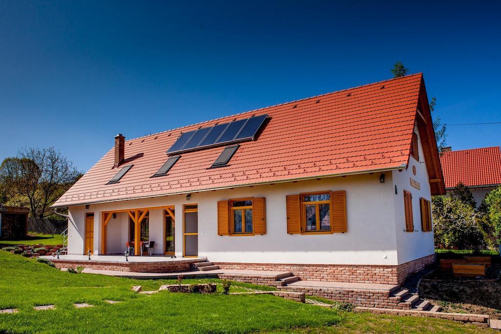 Rozmaring Vendeghaz Hotell Zengővárkony Exteriör bild