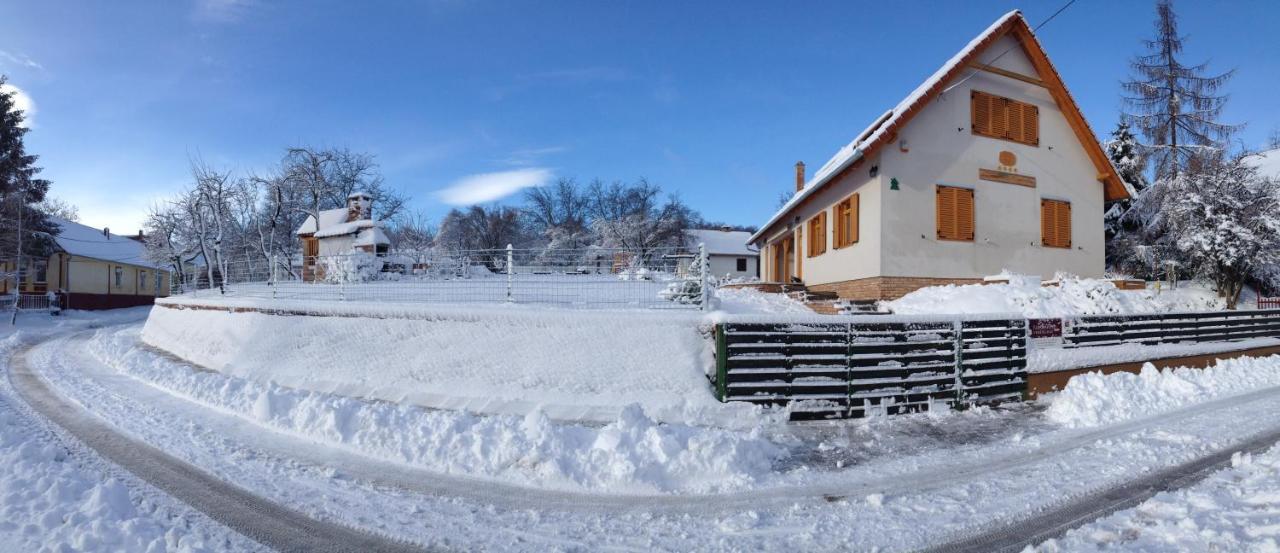 Rozmaring Vendeghaz Hotell Zengővárkony Exteriör bild