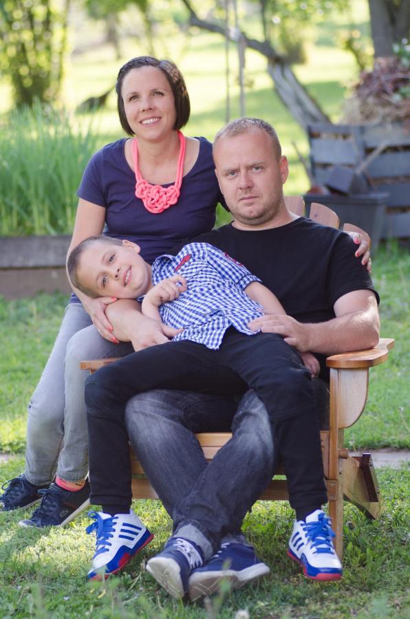 Rozmaring Vendeghaz Hotell Zengővárkony Exteriör bild